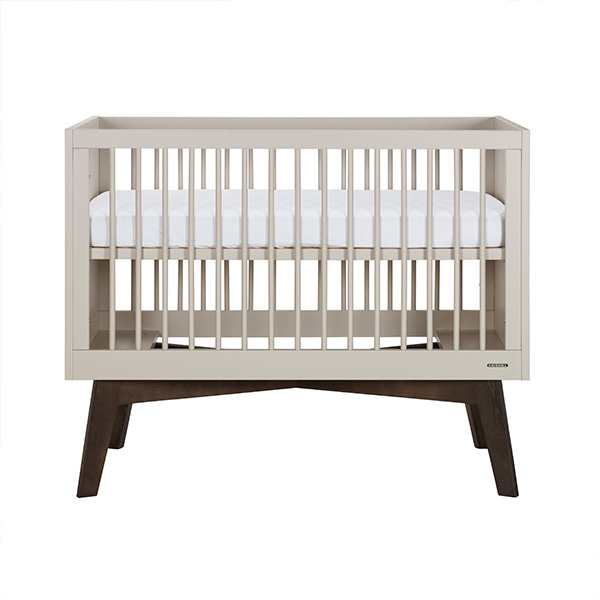 Kidsmill_sixties_oatmeal-walnoot_ledikant-60x120-cm_2