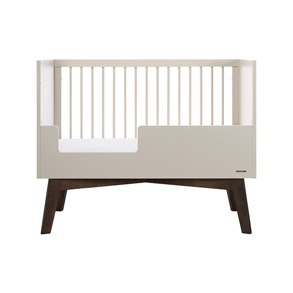 Kidsmill_sixties_oatmeal-walnoot_ledikant-60x120-cm_4