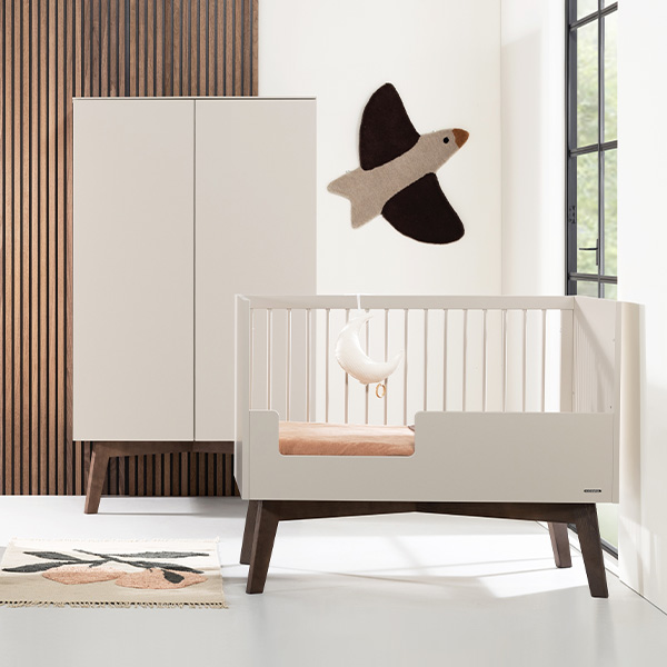 Kidsmill_sixties_oatmeal-walnoot_ledikant-70x140-cm_kast
