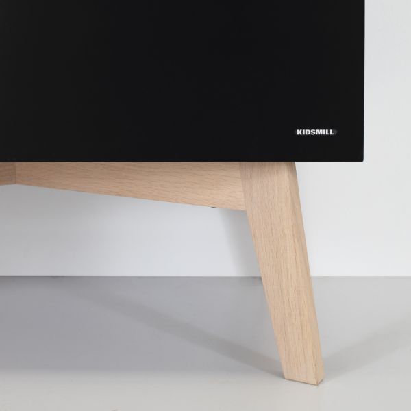 kidsmill_sixties_babykamer_zwart_mat_naturel_bed_60_x_120_cm_commode_kast_2_deu_21da