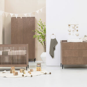Babykamer Levi walnoot incl. ronde poten