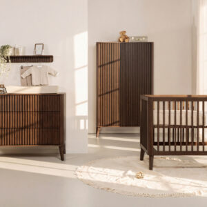 Babykamer Tune walnoot - met latjes