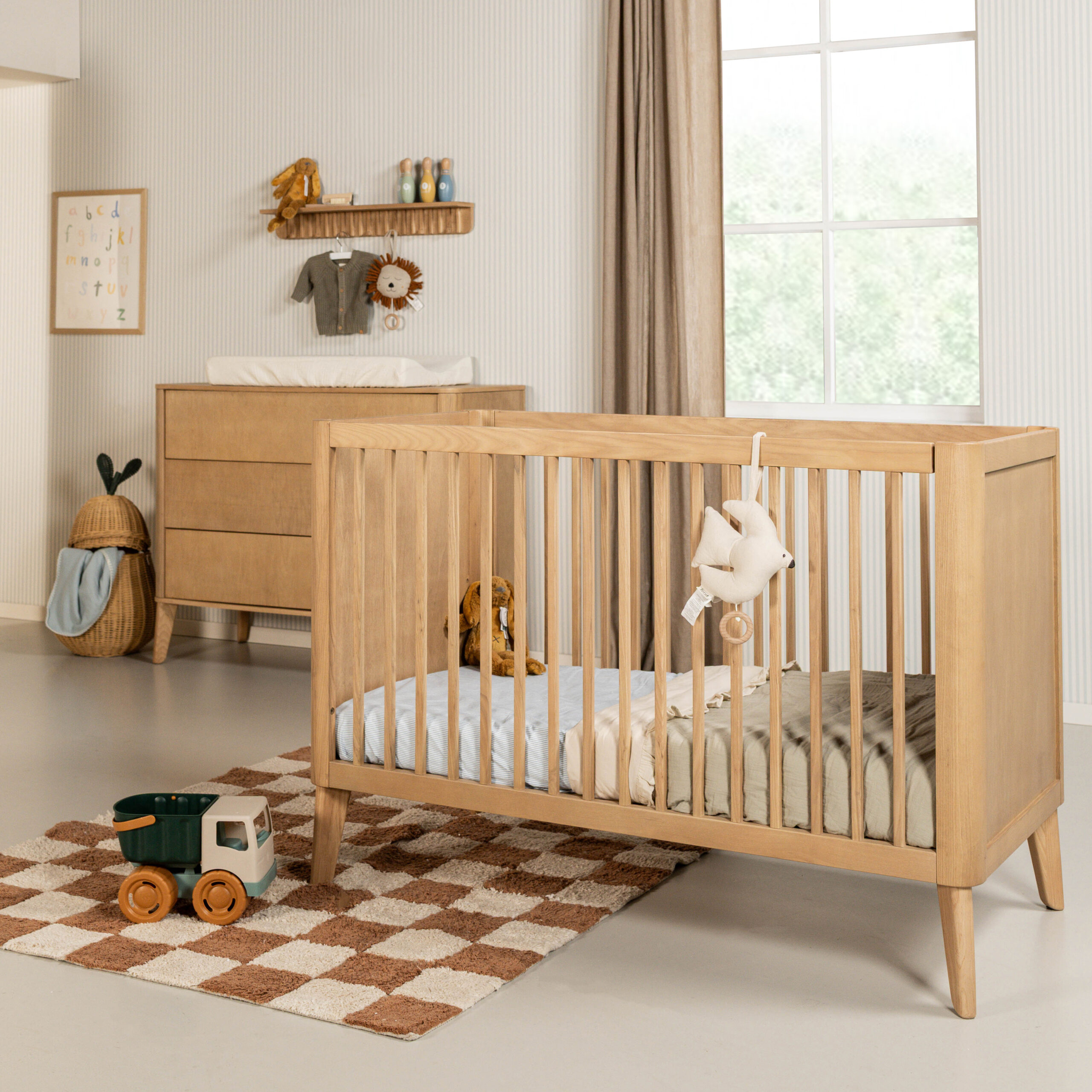 Kidsmill Tune eiken zonder latjes ledikant 60x120 cm_SFEER_vierkant 1