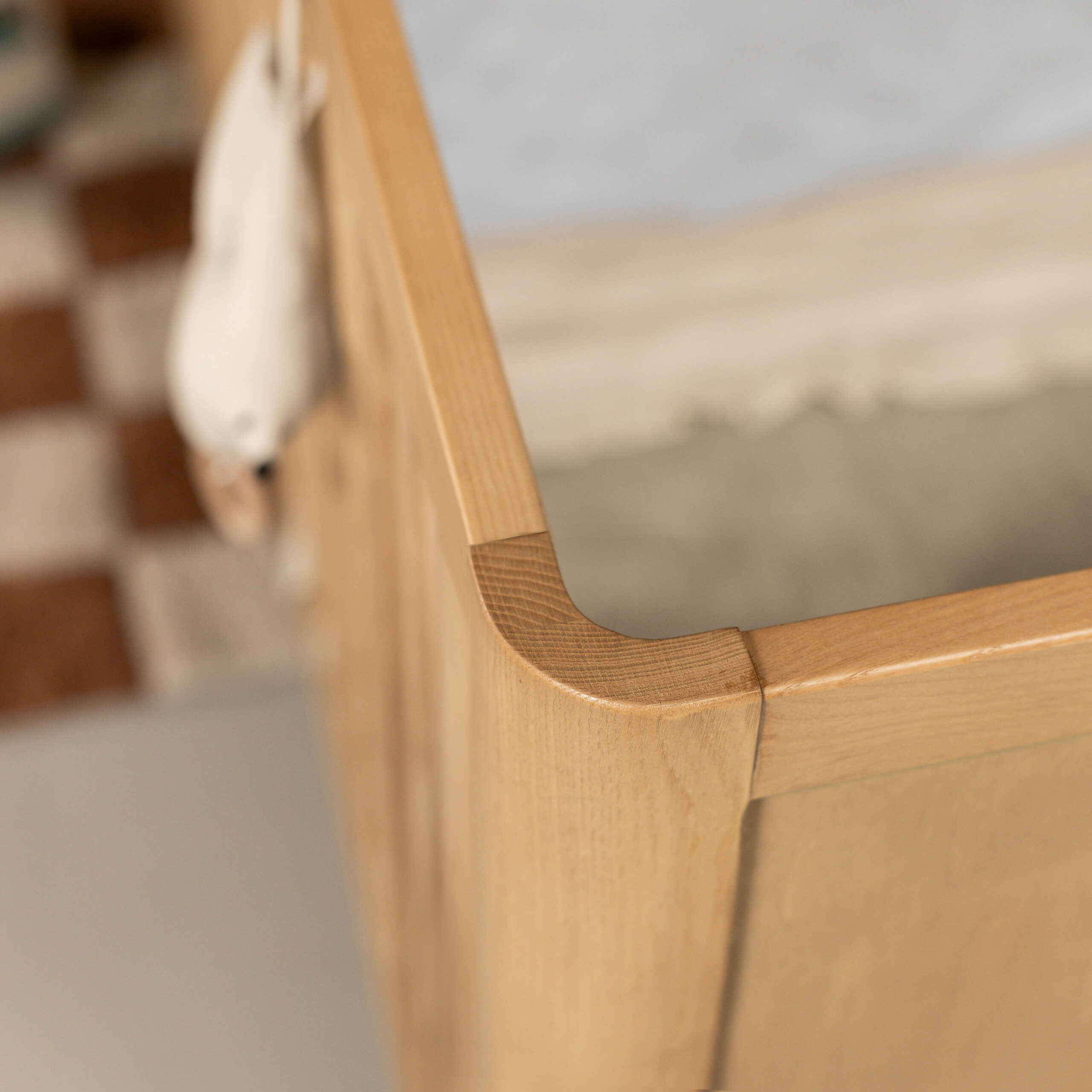Kidsmill Tune eiken zonder latjes ledikant 60x120 cm_SFEER_vierkant 2