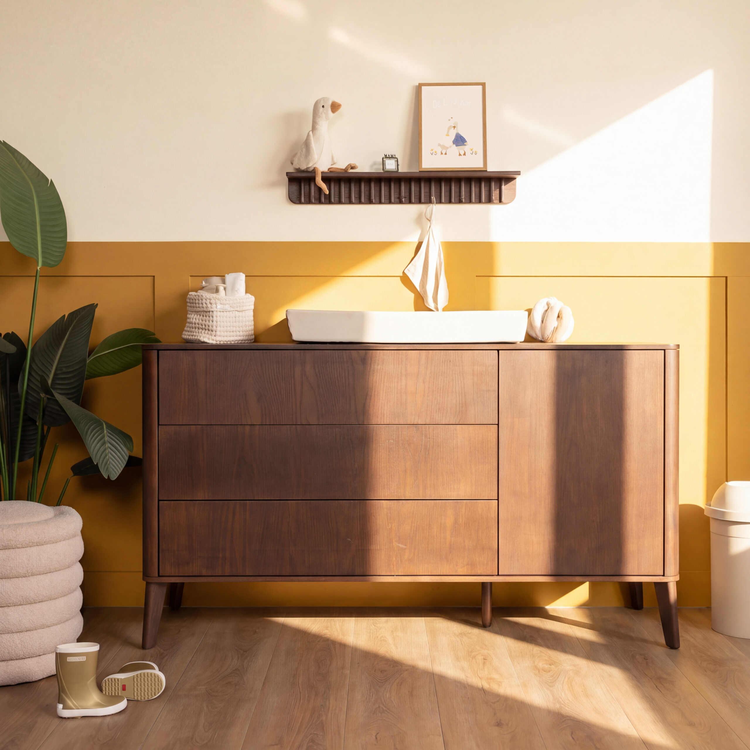 Kidsmill Tune walnoot_zonder latjes_commode XL_SFEER_vierkant